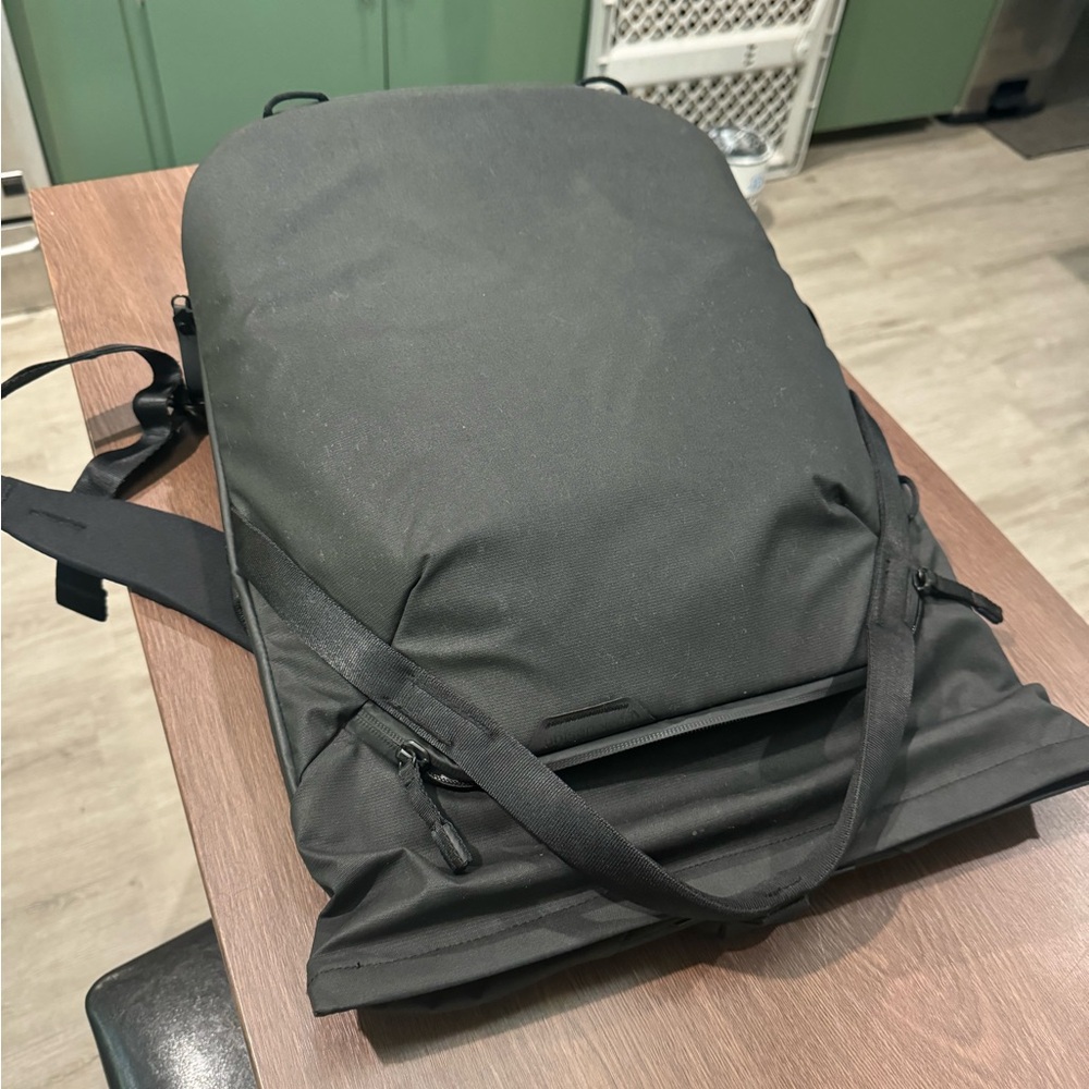 Peak Design everyday totebag 20L. Used but excellent condition.
